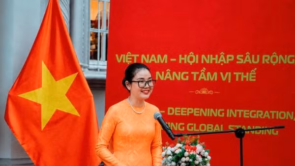 Đại sứ Trần Thị Thu Thìn phát biểu tại lễ kỷ niệm. (Ảnh: Đại sứ quán Việt Nam tại Mozambique cung cấp)