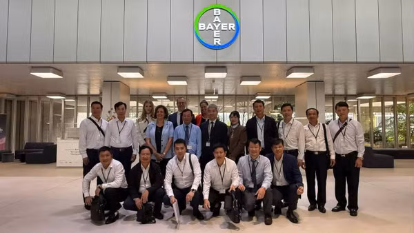 Đoàn công tác tỉnh Phú Thọ thăm, làm việc Bayer AG - Tập đoàn khoa học và công nghệ hàng đầu của Cộng hòa Liên bang Đức. (Ảnh: Đại sứ quán Việt Nam tại Cộng hòa Liên bang Đức cung cấp)
