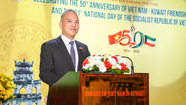 Đại sứ Nguyễn Đức Thắng phát biểu tại lễ kỷ niệm. (Ảnh: Đại sứ quán Việt Nam tại Kuwait cung cấp)