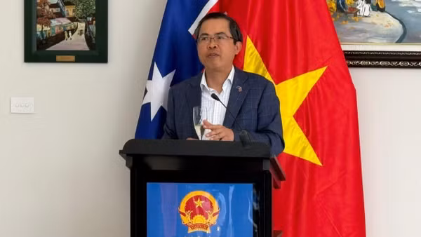 Đại sứ Phạm Hùng Tâm phát biểu tại buổi gặp. (Ảnh: Đại sứ quán Việt Nam tại Australia cung cấp)