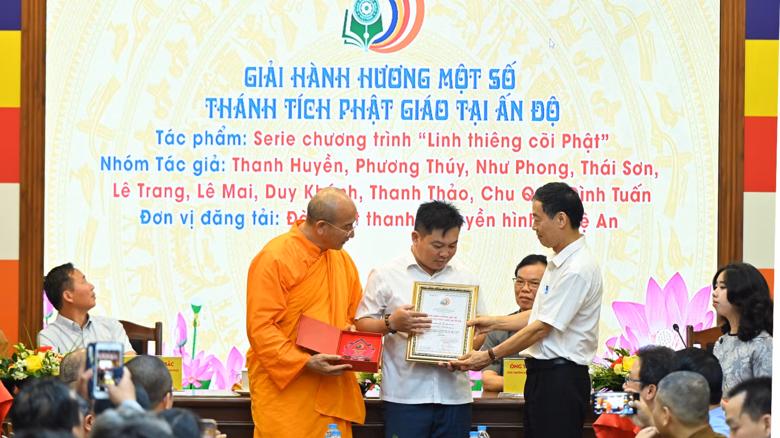 thiet-ke-chua-co-ten-5.png