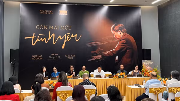Quang cảnh cuộc gặp gỡ báo chí chương trình "Phú Quang - Còn mãi một tình yêu". (Ảnh: NTC)