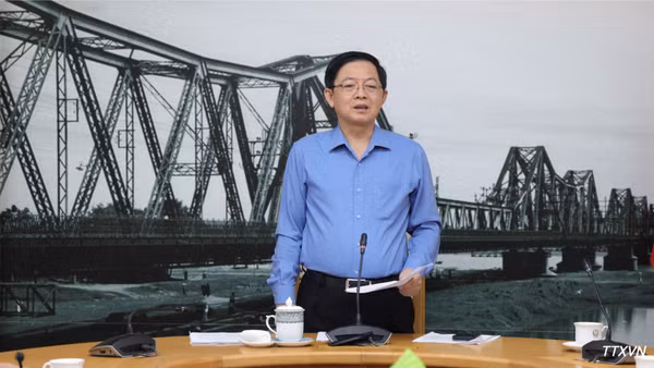 Phó Thủ tướng Hồ Quốc Dũng phát biểu chỉ đạo tại cuộc làm việc với Bộ Nông nghiệp và Môi trường và các bộ liên quan. (Ảnh: TTXVN)