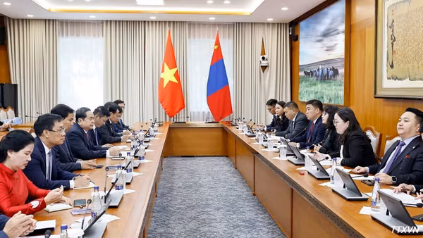 Chủ tịch Quốc hội Trần Thanh Mẫn tiếp Nhóm Nghị sĩ Hữu nghị Mông Cổ-Việt Nam. (Ảnh: Doãn Tấn/TTXVN)