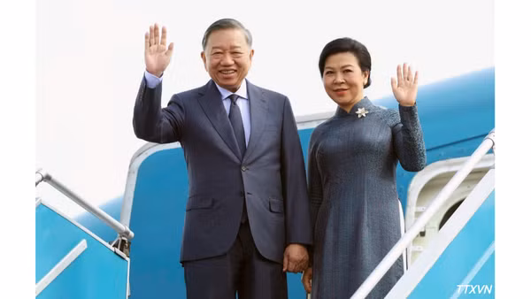 Tổng Bí thư, Chủ tịch nước Tô Lâm và Phu nhân rời Hà Nội, lên đường thăm Liên bang Nga và Cộng hòa Pháp. (Ảnh: Thống Nhất/TTXVN)
