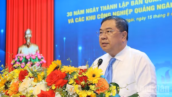 Phó Thủ tướng Thường trực Chính phủ Phạm Gia Túc phát biểu tại lễ kỷ niệm 30 năm Ngày thành lập Ban Quản lý Khu kinh tế Dung Quất và các khu công nghiệp Quảng Ngãi.