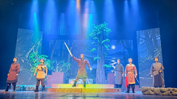 Vở “Huyền tích Hồ Gươm” là một điểm nhấn đặc biệt trong "Thời khắc". (Ảnh: NGỌC ĐINH)