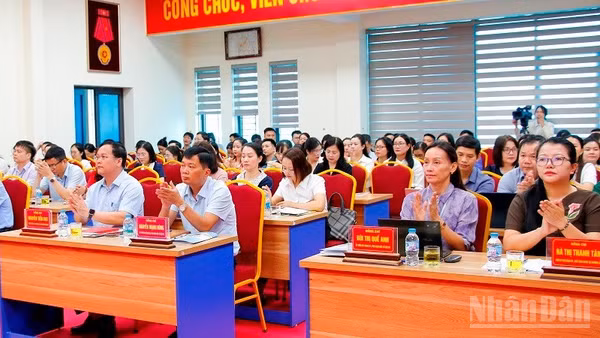Đại biểu dự hội nghị triển khai rà soát, hoàn thiện vị trí việc làm, xác định nhu cầu nhân lực và xây dựng phương án biên chế tại tỉnh Điện Biên. (Ảnh: LÊ LAN)