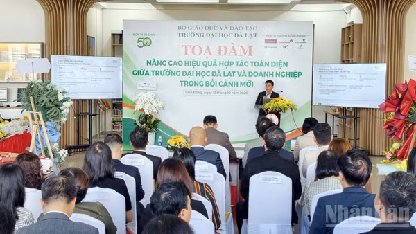 Quang cảnh tọa đàm. (Ảnh: BẢO VĂN)