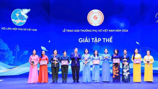 Tôn vinh các tập thể nhận Giải thưởng Phụ nữ Việt Nam năm 2026. (Ảnh: TUẤN ANH)