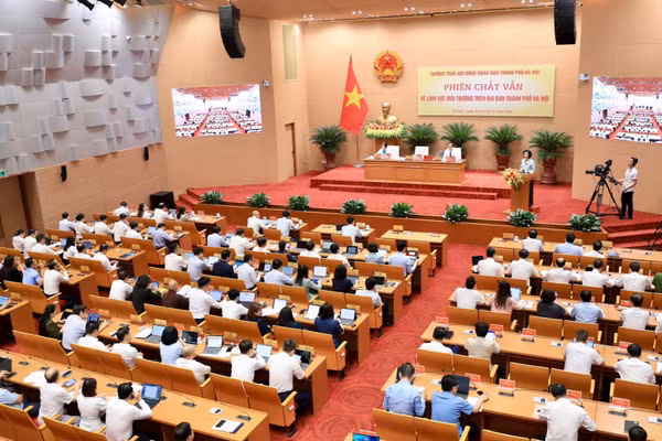 Quang cảnh phiên chất vấn. (Ảnh: Thành Thái)