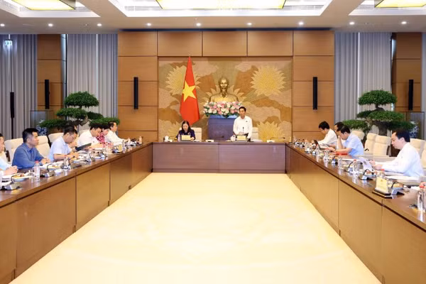 Toàn cảnh cuộc làm việc. 