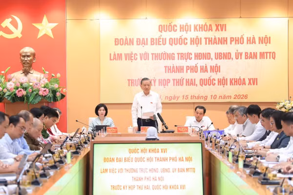 Tổng Bí thư, Chủ tịch nước Tô Lâm dự và phát biểu chỉ đạo tại buổi làm việc của Đoàn Đại biểu Quốc hội thành phố Hà Nội. (Ảnh: LÊ HẢI)