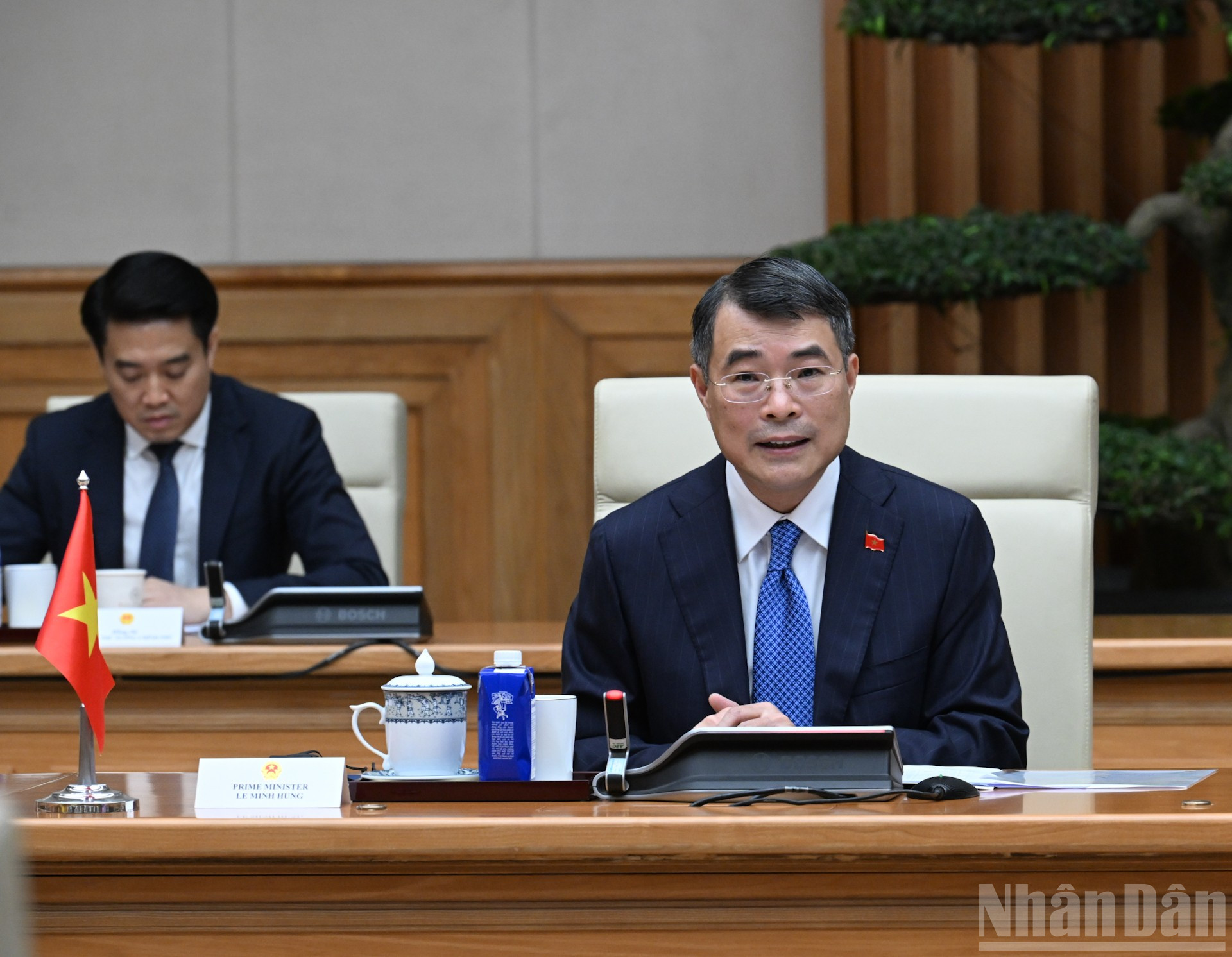 Thủ tướng L&ecirc; Minh Hưng ph&aacute;t biểu tại buổi hội kiến với Tổng thống nước Cộng h&ograve;a Li&ecirc;n bang Myanmar Min Aung Hlaing. (Ảnh: TRẦN HẢI)