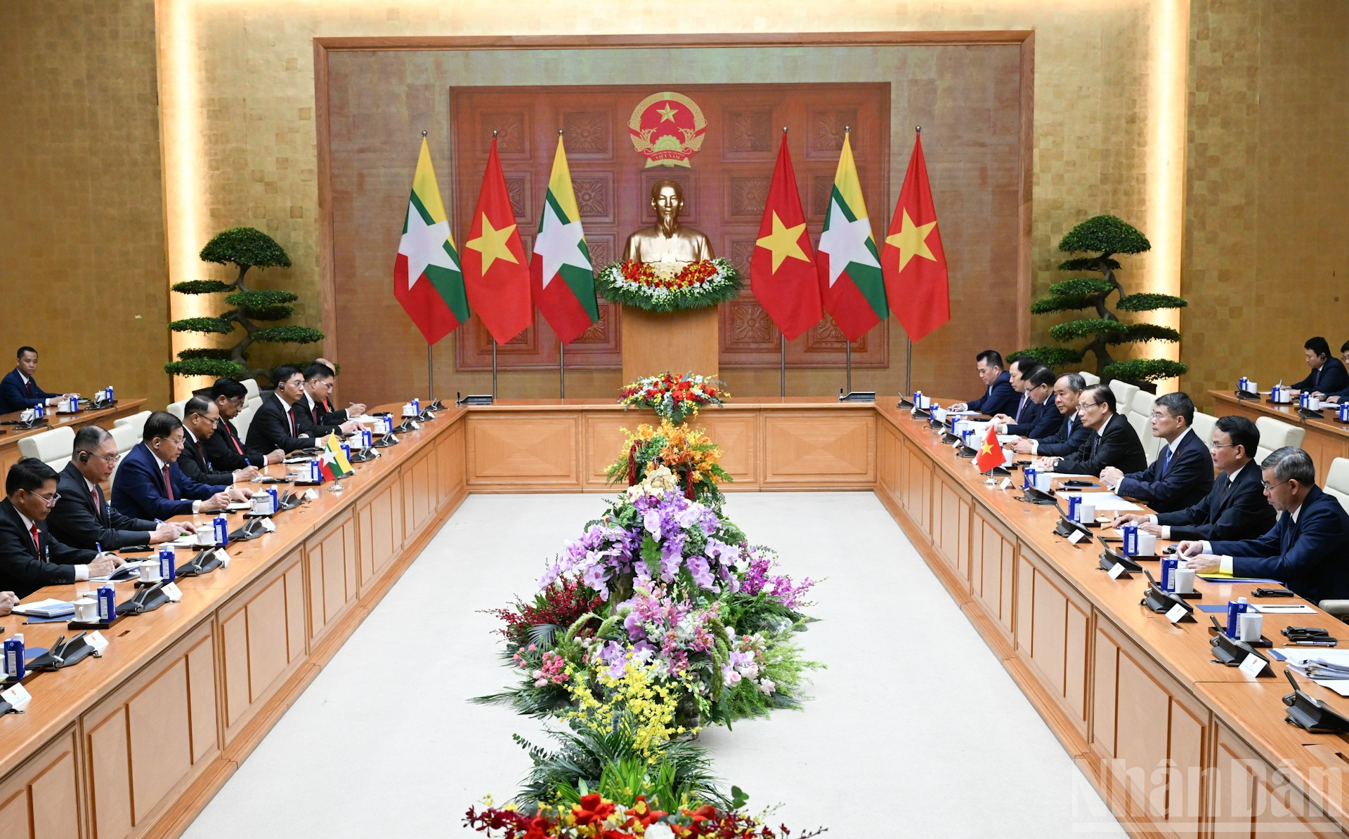 Quang cảnh hội kiến. (Ảnh: TRẦN HẢI)