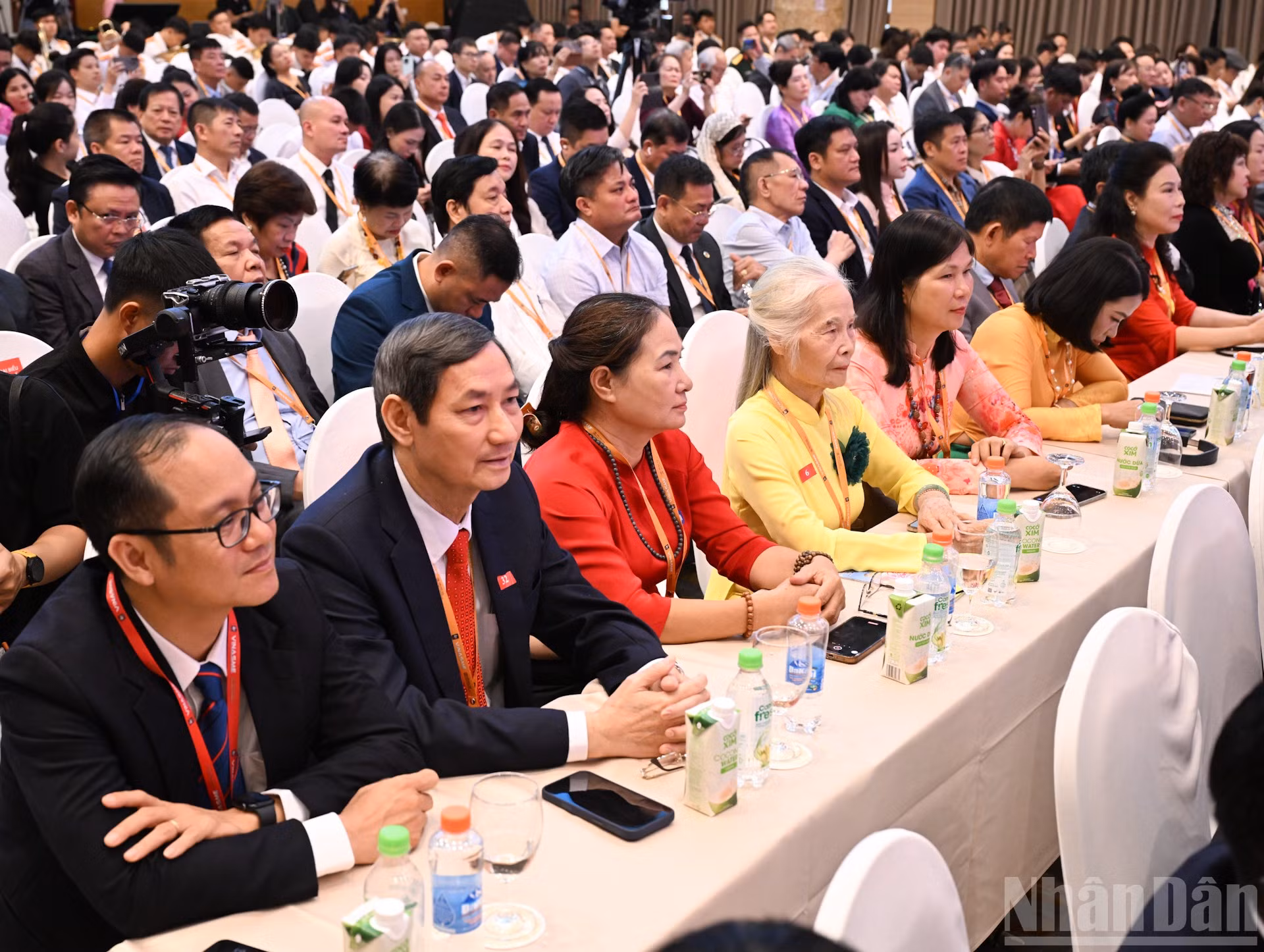 Các đại biểu tham dự Lễ kỷ niệm 20 năm thành lập Hiệp hội Doanh nghiệp nhỏ và vừa Việt Nam. ndo_br_dsc-5770.jpg
