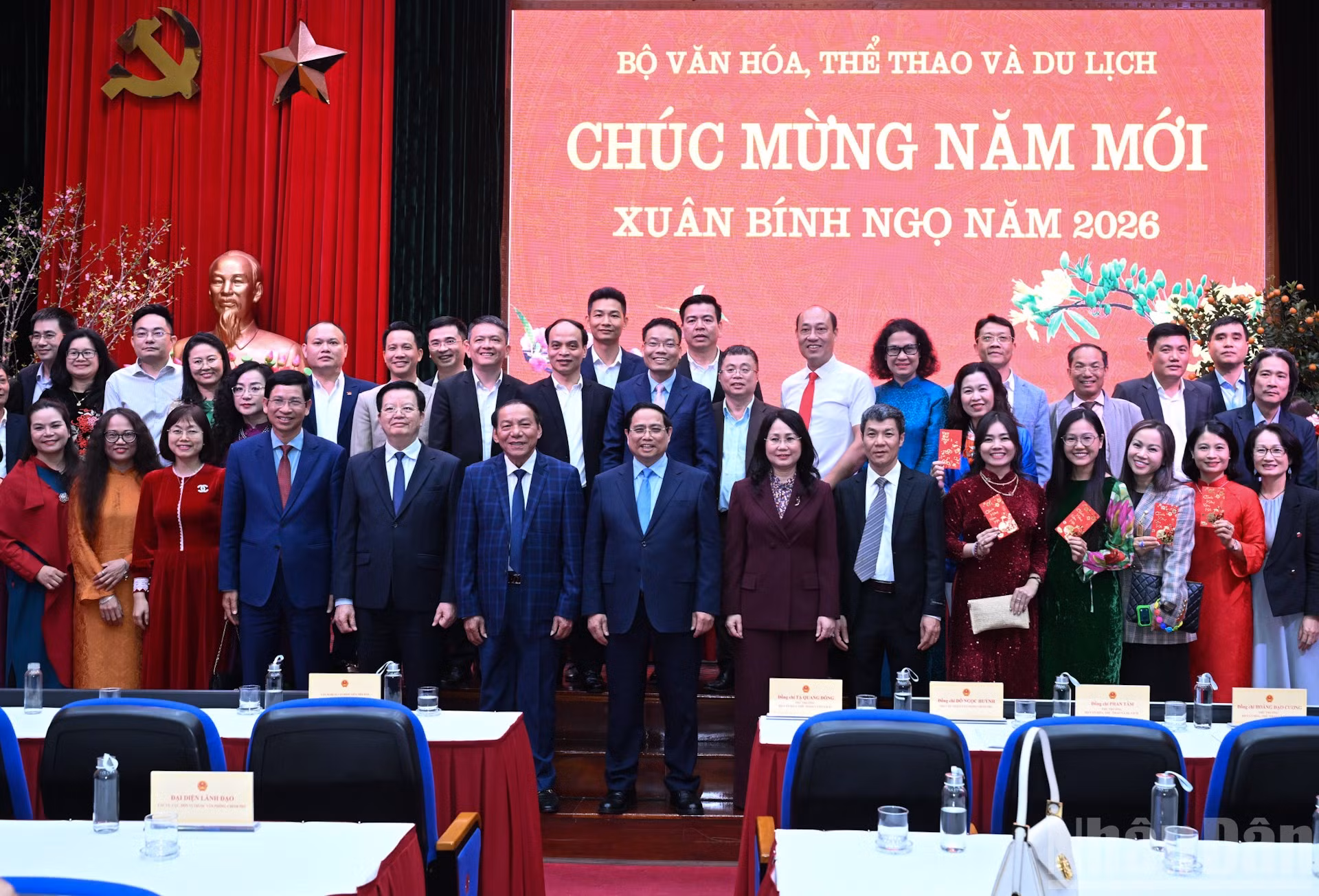 Thủ tướng Phạm Minh Chính và các đại biểu.