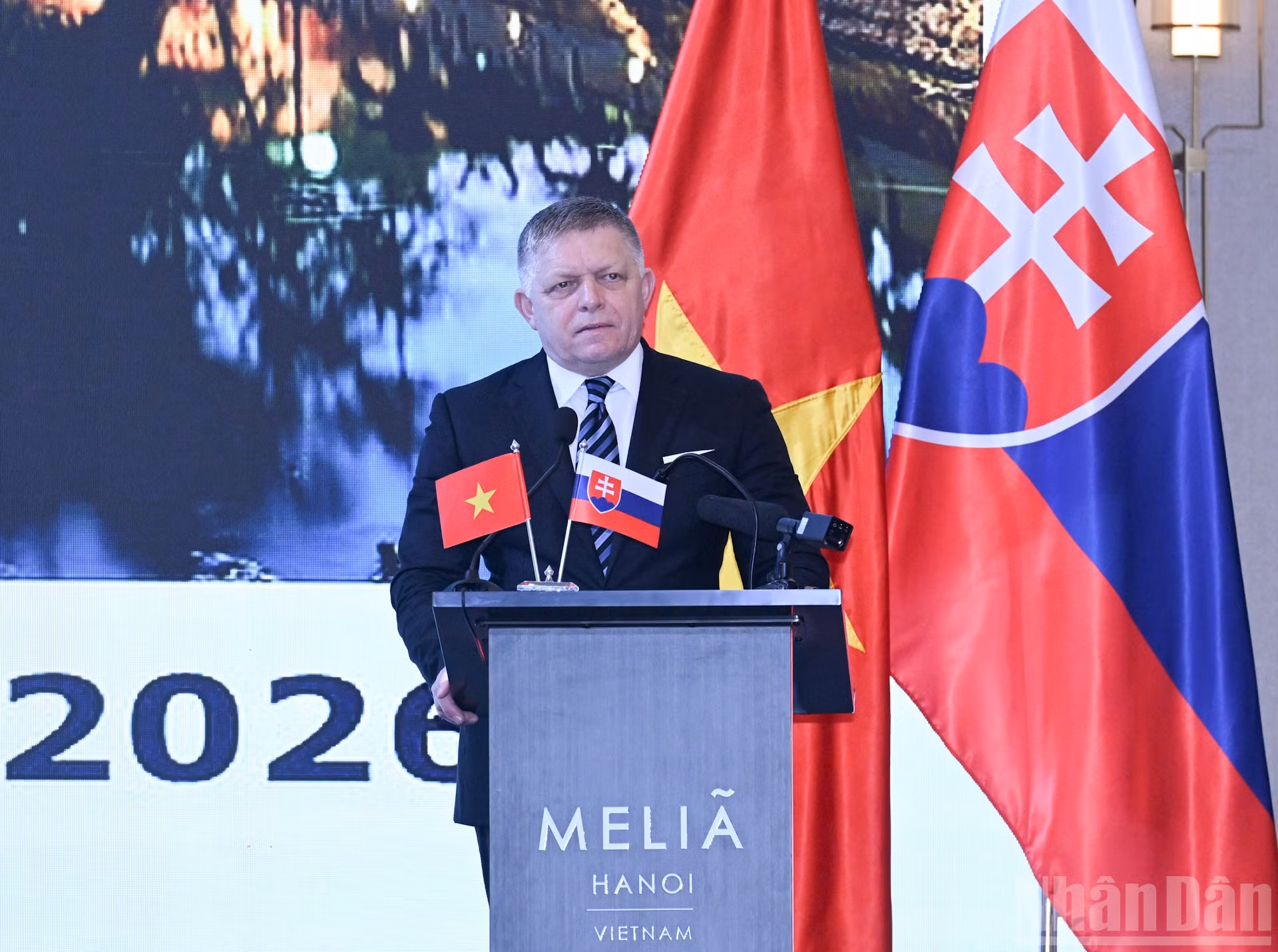 ndo_br_dsc-7000.jpg