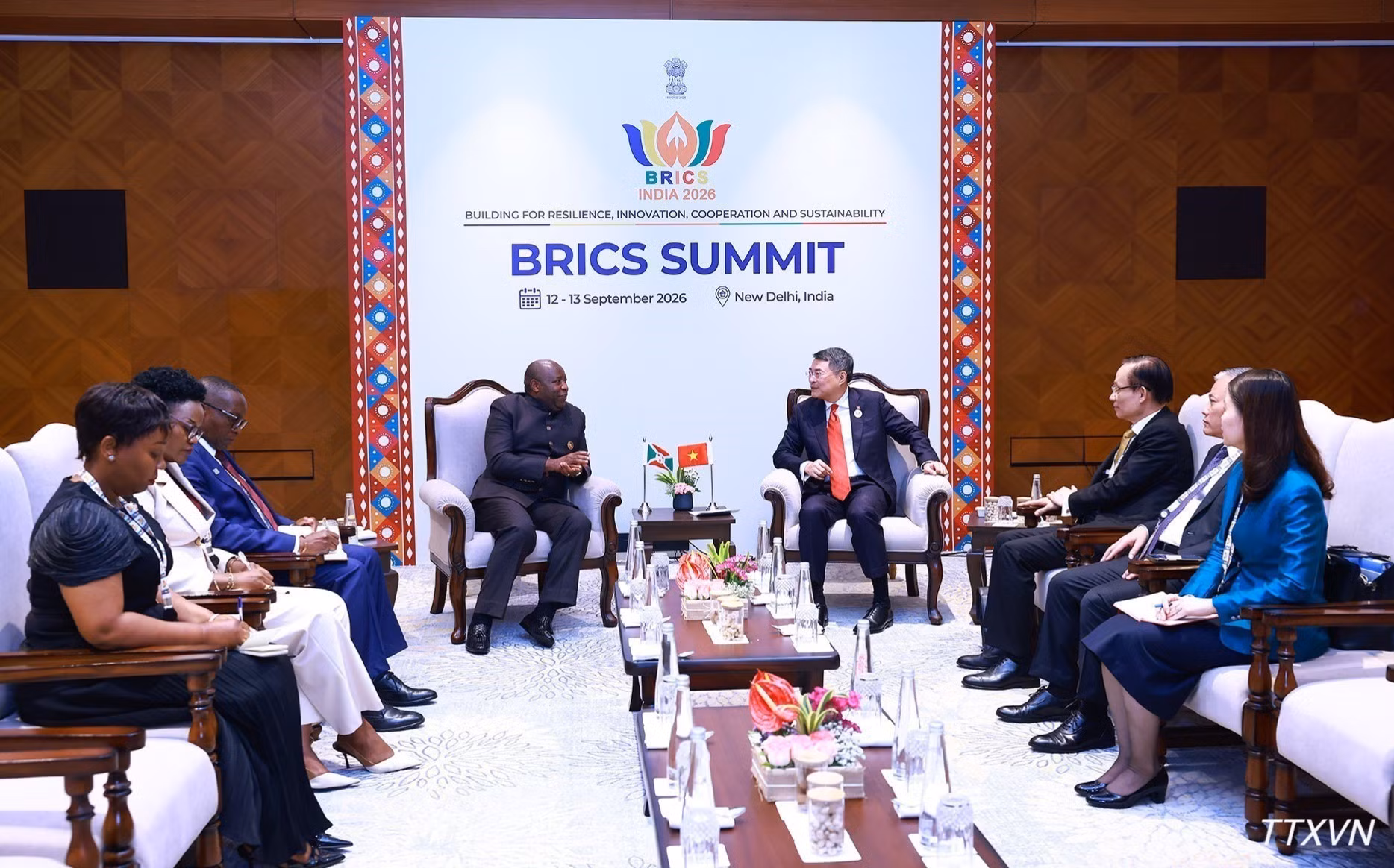vna-potal-brics-2026-thu-tuong-le-minh-hung-gap-tong-thong-burundi-2459.jpg
