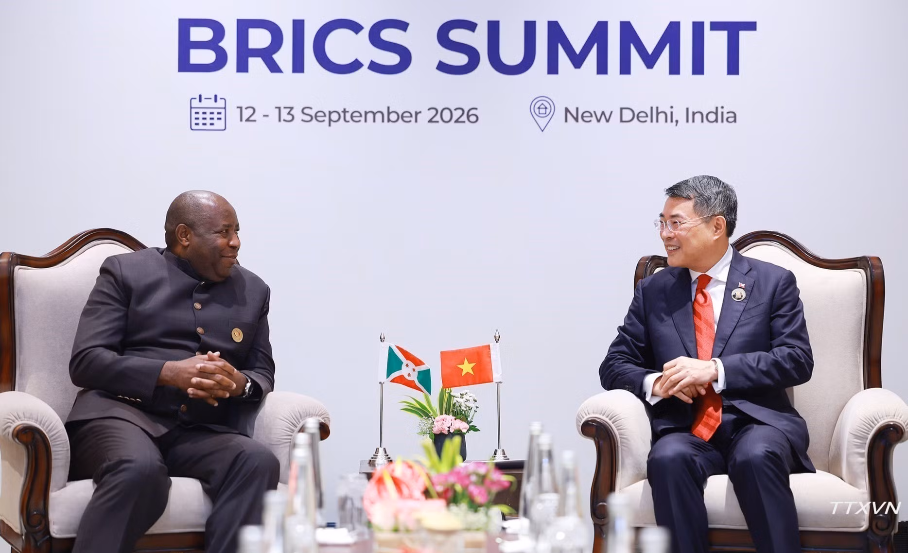 vna-potal-brics-2026-thu-tuong-le-minh-hung-gap-tong-thong-burundi-3797.jpg