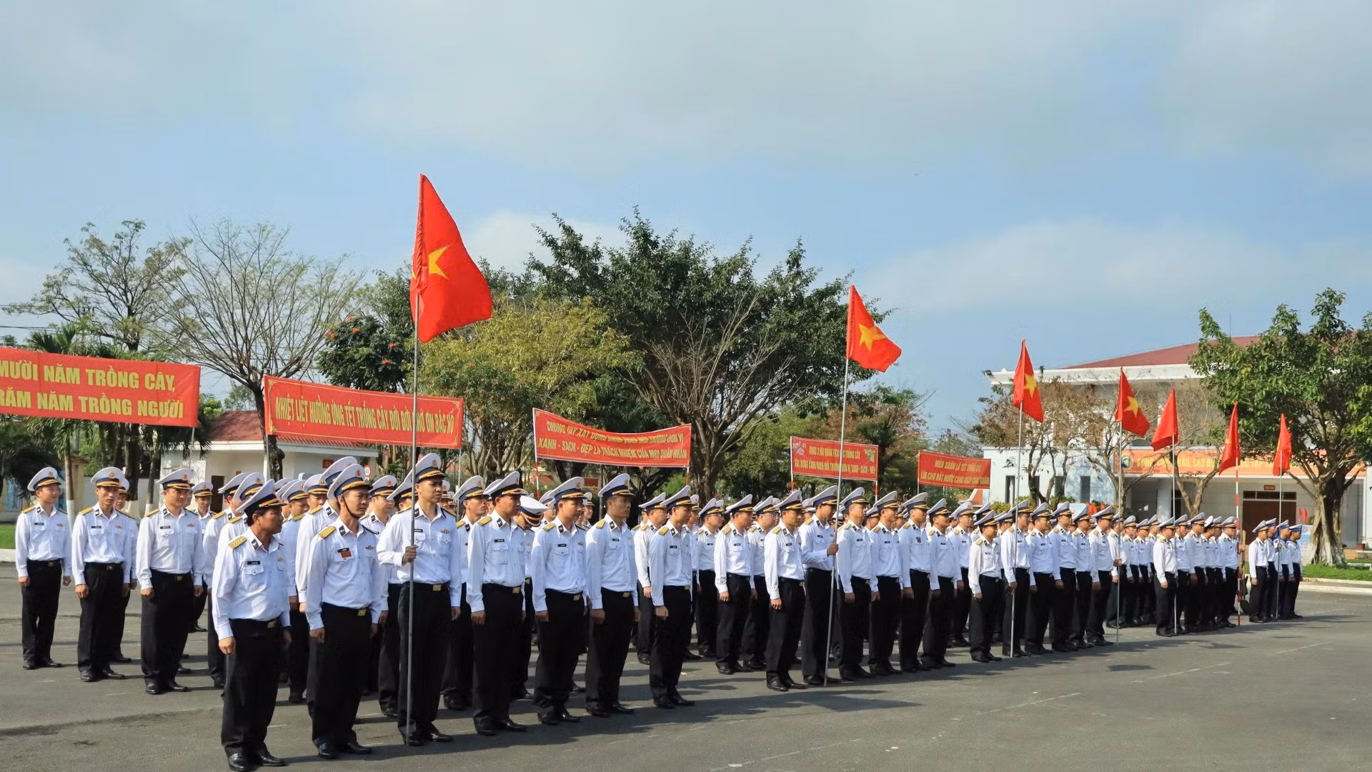 0-quang-canh-le-phat-dong-tet-trong-cay-tai-co-quan-bo-tu-lenh-vung-3-hai-quan-4291.jpg