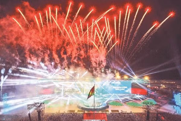 Đêm khai mạc Năm Du lịch quốc gia - Gia Lai 2026 với chủ đề “Đại ngàn chạm biển xanh”.