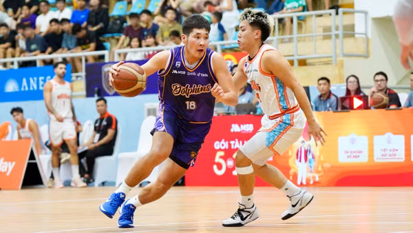 Nha Trang Dolphins chiếm lại thế trận ở nửa sau hiệp 2. (Ảnh: VBA)