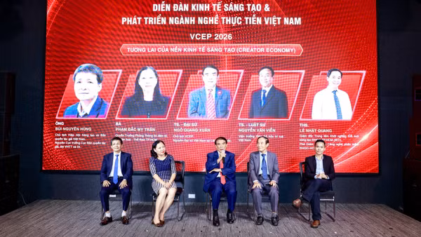 Các chuyên gia chia sẻ về vấn đề khung pháp lý cho các nhà sáng tạo nội dung, KOL/KOC tại diễn đàn “Kinh tế sáng tạo và phát triển ngành nghề thực tiễn Việt Nam-VCEP 2026". (Ảnh: Ban tổ chức cung cấp)