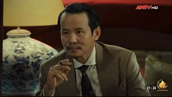 Trong “Kế hoạch CM12”, Hồ Quang Mẫn vào vai ông Han, một nhân vật thuộc tuyến phản diện. (Ảnh: Nhân vật cung cấp)