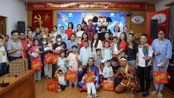 Các Hoa hậu, Á hậu tham gia nhiều hoạt động ý nghĩa, sẻ chia yêu thương với trẻ em mắc bệnh tim dịp Trung thu. (Ảnh: Ban tổ chức cung cấp)