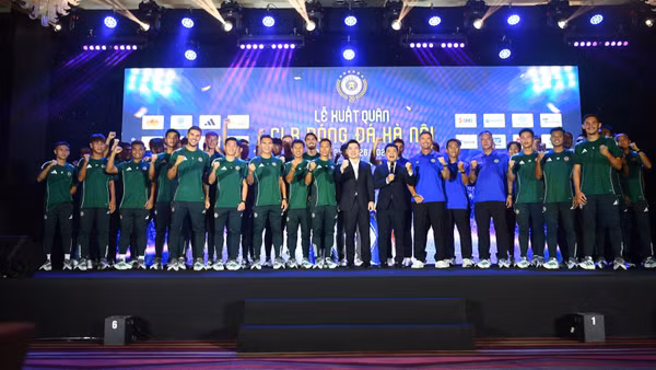 Các cầu thủ của Hà Nội FC trong trang phục mới hướng tới mùa giải 2026-2027. (Ảnh: Hà Nội FC)