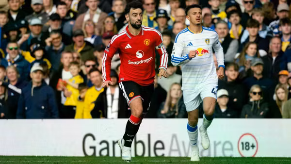 Bruno Fernandes cùng các đồng đội không thể giành trọn 3 điểm trước Leeds. (Ảnh: MUFC)