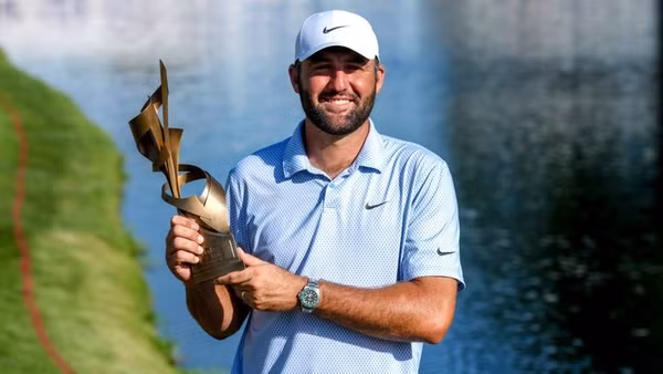 Scottie Scheffler và chiếc cúp vô địch FedEx St. Jude Championship 2026. (Ảnh: PGA Tour)