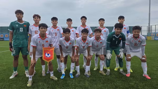 Các tuyển thủ U15 Việt Nam trước trận đấu. (Ảnh: VFF)