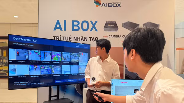 Giới thiệu sản phẩm ứng dụng AI tại Ngày hội Trí tuệ nhân tạo Việt Nam năm 2025. (Ảnh: HÀ LINH)