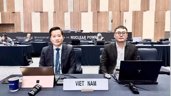 Đoàn công tác Cục An toàn bức xạ và hạt nhân dự Hội nghị Bộ trưởng Quốc tế về Điện hạt nhân năm 2026. (Ảnh: LAN ANH)