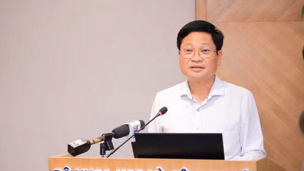 Ông Nguyễn Khắc Lịch, Cục trưởng Cục Công nghệ số và trí tuệ nhân tạo, công bố Giải thưởng tại cuộc họp báo định kỳ của Bộ Khoa học và Công nghệ. (Ảnh: HÀ LINH)