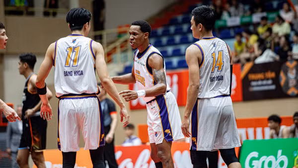 Cleveland Jackson dẫn dắt Nha Trang Dolphins giành chiến thắng quan trọng. (Ảnh: VBA)