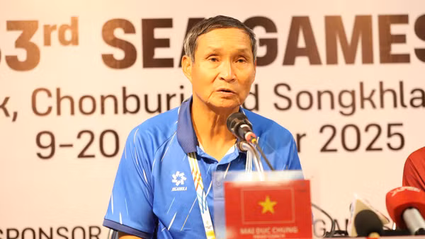 Huấn luyện viên Mai Đức Chung tại buổi họp báo sau trận thắng 2-0 trước Myanmar. (Ảnh: VFF)