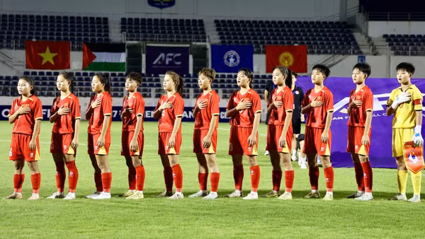 Đội hình xuất phát của U17 nữ Việt Nam trong trận đấu gặp U17 nữ Kyrgyzstan. (Ảnh: VFF)