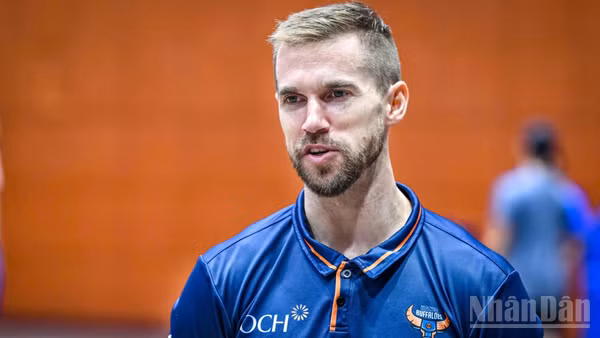 Huấn luyện viên Matt Van Pelt của Hanoi Buffaloes. (Ảnh: THÀNH ĐẠT)