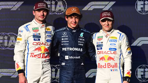 Kimi Antonelli (giữa) vượt qua Max Verstappen và Isack Hadjar. (Ảnh: F1)