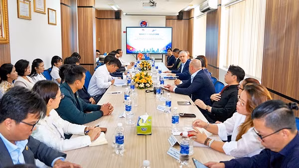 Toàn cảnh buổi làm việc. (Ảnh: Trung ương Hội Doanh nhân trẻ Việt Nam cung cấp)
