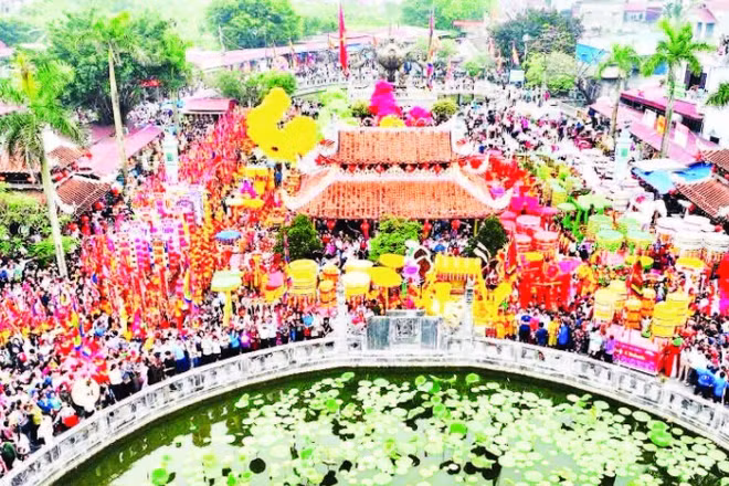 Mỗi năm, lễ hội Phủ Dầy, tỉnh Ninh Bình thu hút lượng lớn du khách.
