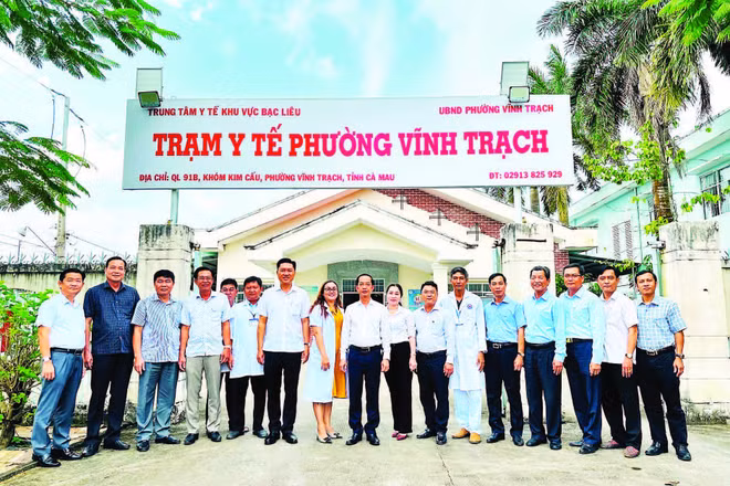 Đoàn công tác của Tỉnh ủy Cà Mau vừa đi kiểm tra, khảo sát một số trạm y tế cơ sở, trong đó có phường Vĩnh Trạch.