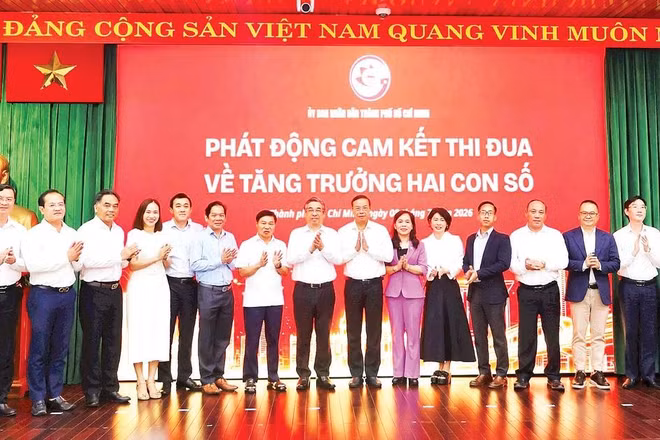 Ủy ban nhân dân Thành phố Hồ Chí Minh đã phát động cam kết thi đua về tăng trưởng hai con số.