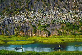 Khu du lịch sinh thái Đầm Vân Long, Ninh Bình nổi tiếng với vẻ đẹp hoang sơ, yên bình và hệ sinh thái đa dạng.