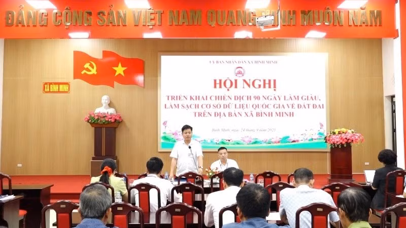 Ủy ban nhân dân xã Bình Minh tổ chức hội nghị triển khai Chiến dịch 90 ngày làm giàu, làm sạch cơ sở dữ liệu đất đai.