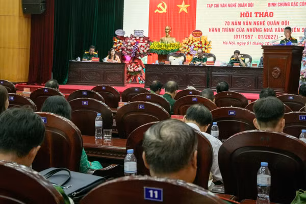 Quang cảnh Hội thảo khoa học "70 năm văn nghệ Quân đội: Hành trình của những nhà văn-chiến sĩ". (Ảnh: Tạp chí Văn nghệ Quân đội cung cấp)