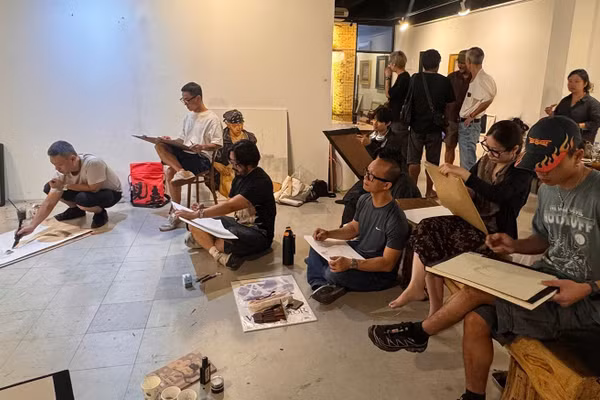 Các họa sĩ Việt Nam tham gia chương trình giao lưu nghệ thuật quốc tế tại Bangkok, Thái Lan. (Ảnh: BTC)